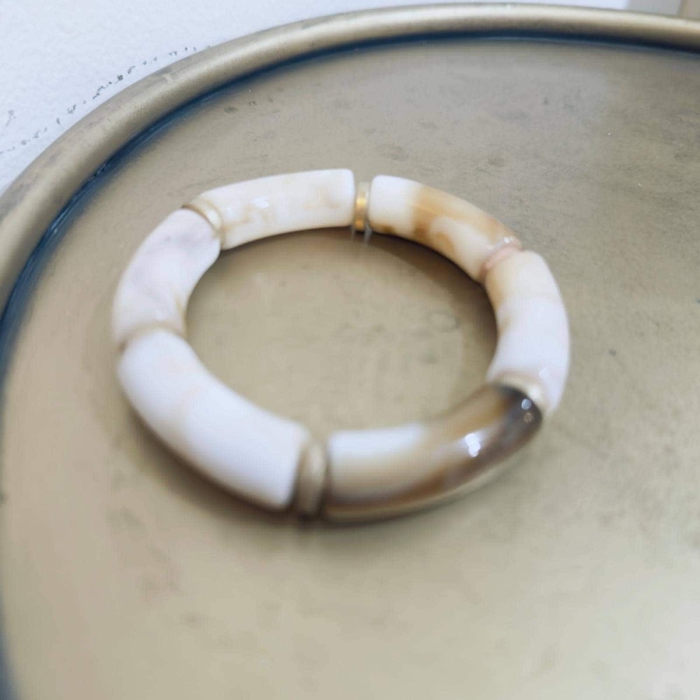Marbled Cream Tan Resin Bamboo Bangle Bracelet Gold Tone Spacers Stretch